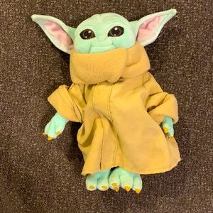 Star Wars: The Mandalorian the child Grogu plush 11 inches! Baby Yoda in suede!